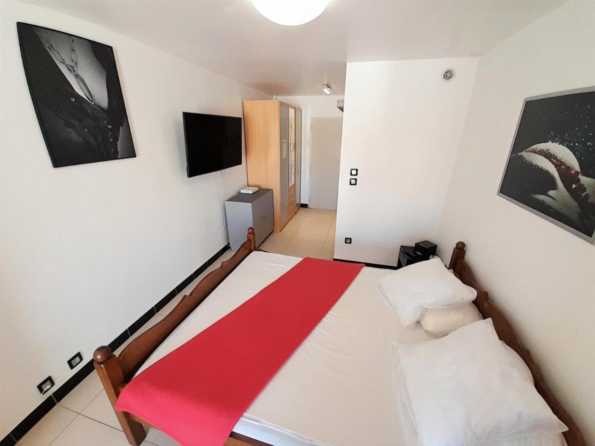 אגדה Studio Village Naturiste Devil Or Eden מראה חיצוני תמונה